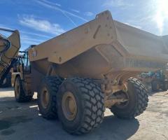 2022 Caterpillar 730  Dump track  used - Image 3