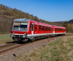 Two-part DMU multiple units D628.4 for sale, diff. track gauge conversion possible.